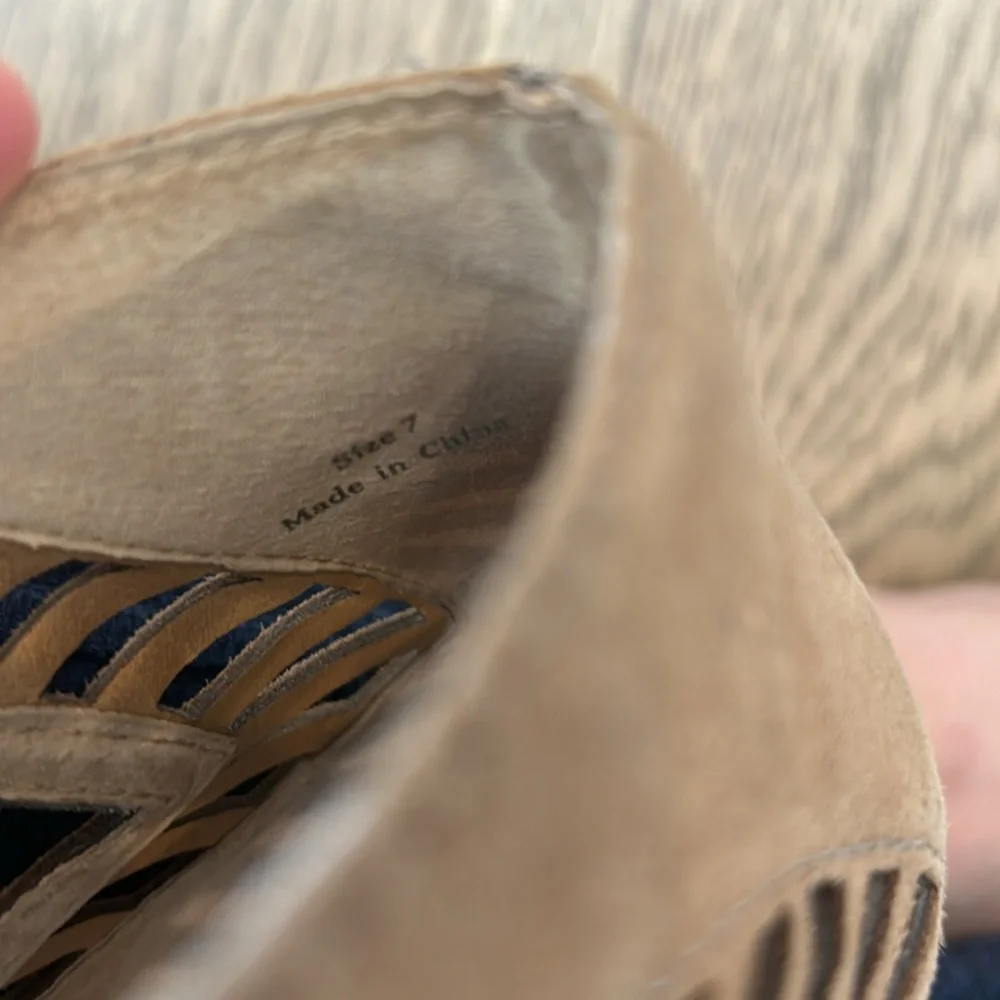 Dolce vita lace up wedge. - Picture 5 of 6